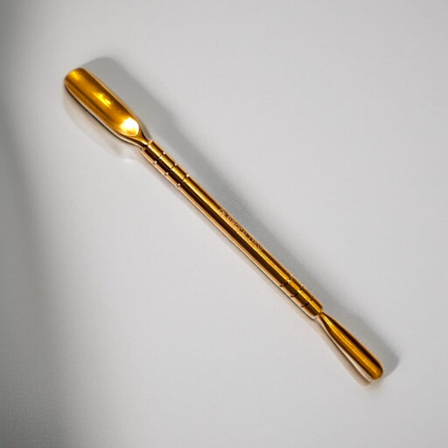 Utensile professionale per cuticole, paletta a doppia punta e lama, oro, 14 cm G.N SURGICAL LTD SCISSORS GN SURGICAL LTD