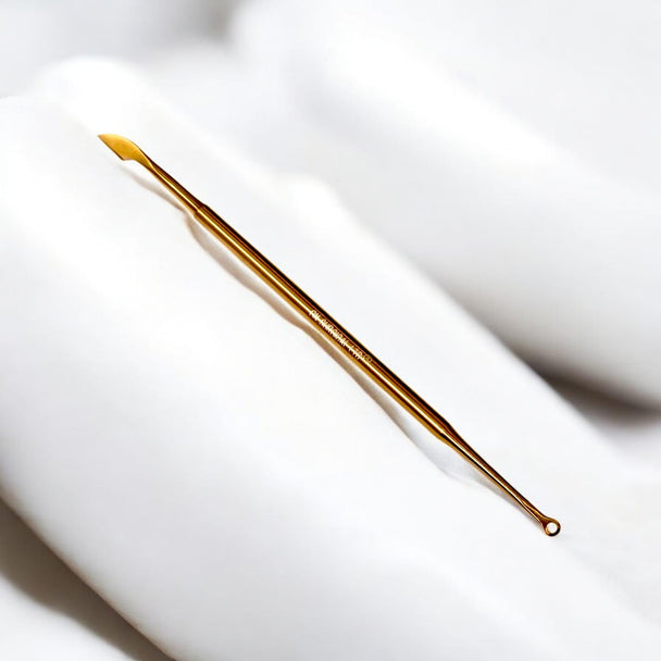 Utensile professionale per cuticole, paletta a doppia punta e lama, oro, 14 cm G.N SURGICAL LTD SCISSORS GN SURGICAL LTD